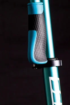 Authentic SixDegrees - Alu Scooter 230 mm, Türkis | Teddy Toys Kinderwelt