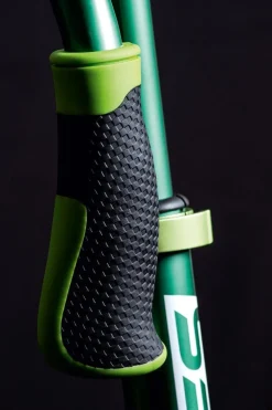 Authentic SixDegrees - Alu Scooter 205mm, Grün | Teddy Toys Kinderwelt