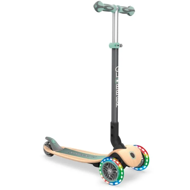 GLOBBER PRIMO FOLDABLE, Holzdeck pastell-grün mit Leuchtrolle | Teddy Toys Kinderwelt