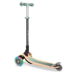 GLOBBER PRIMO FOLDABLE, Holzdeck pastell-grün mit Leuchtrolle | Teddy Toys Kinderwelt