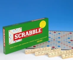 Piatnik 55011 Scrabble Jubiläumsspiel mit Holzsteinen | Teddy Toys Kinderwelt