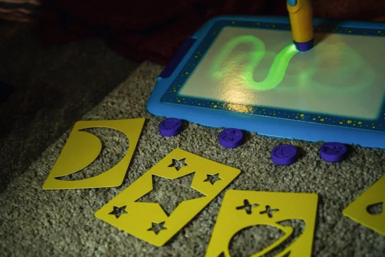 Ravensburger® Spiele Light Doodle - Mond & Sterne | Teddy Toys Kinderwelt