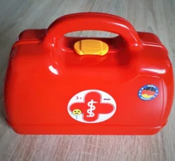 Theo Klein - Arztkoffer mit Zubehör, Trapezform | Teddy Toys Kinderwelt